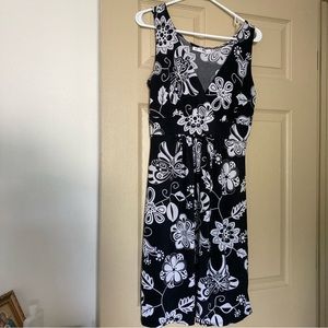 Black and White Floral MS. Maggie Knee Length Dress